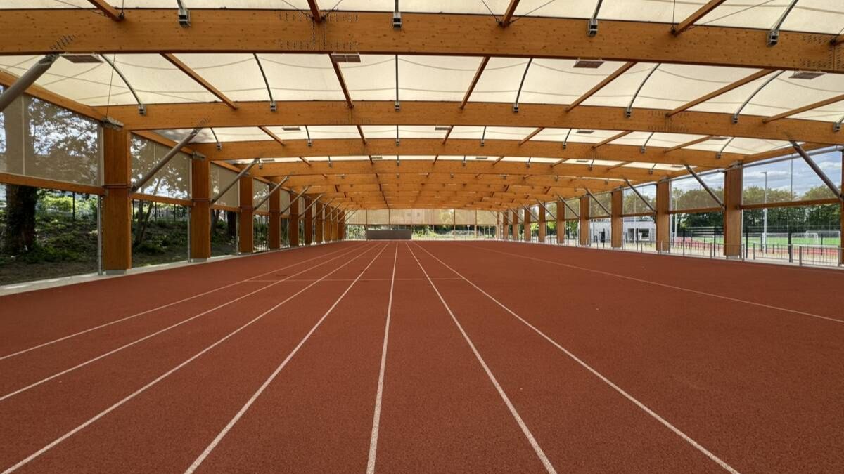 construction of a sports canopy covering a running track