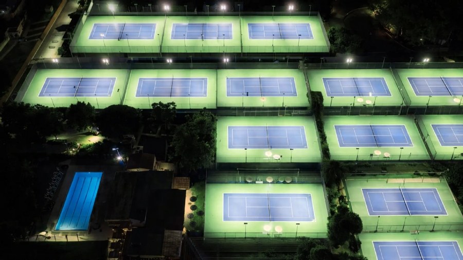 Salt-air LED retrofit: Newport Beach Tennis Club